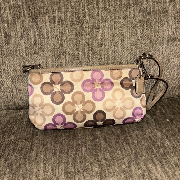 Coach wristlet - Picture 4 of 6